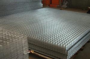 Quality hot sales electric galvanized welded wire mesh fence panels for poultry coop for sale