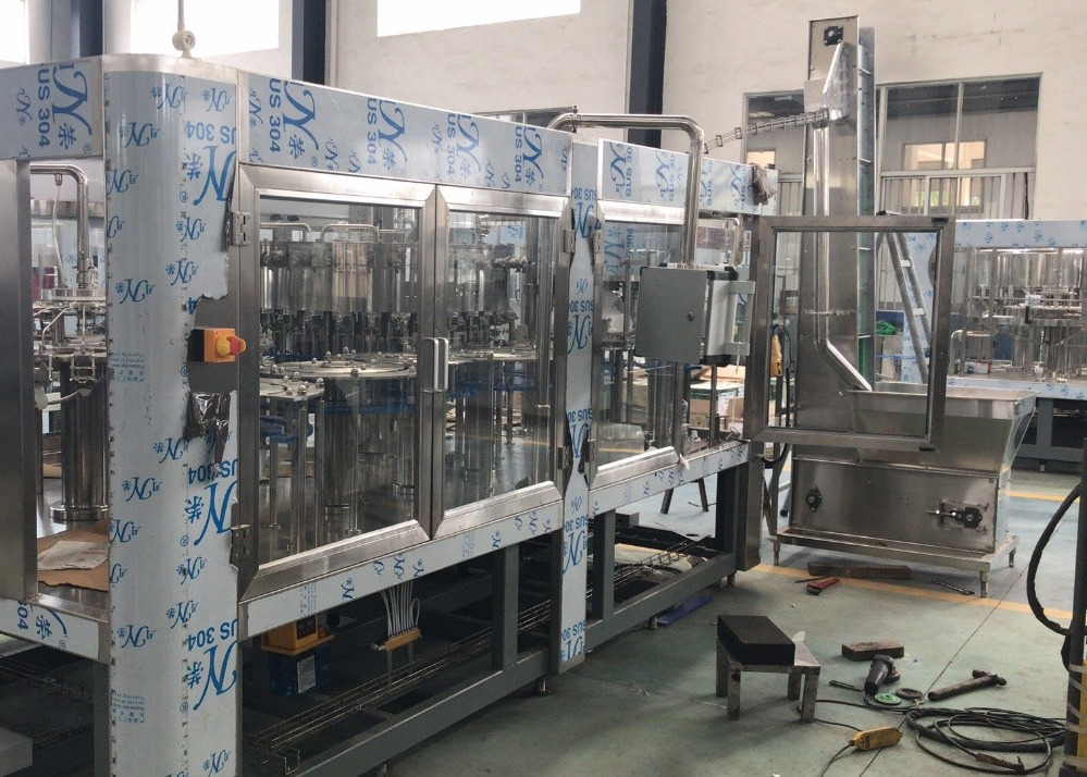 Quality 2500BPH Carbonated Drink Filling Machine for sale