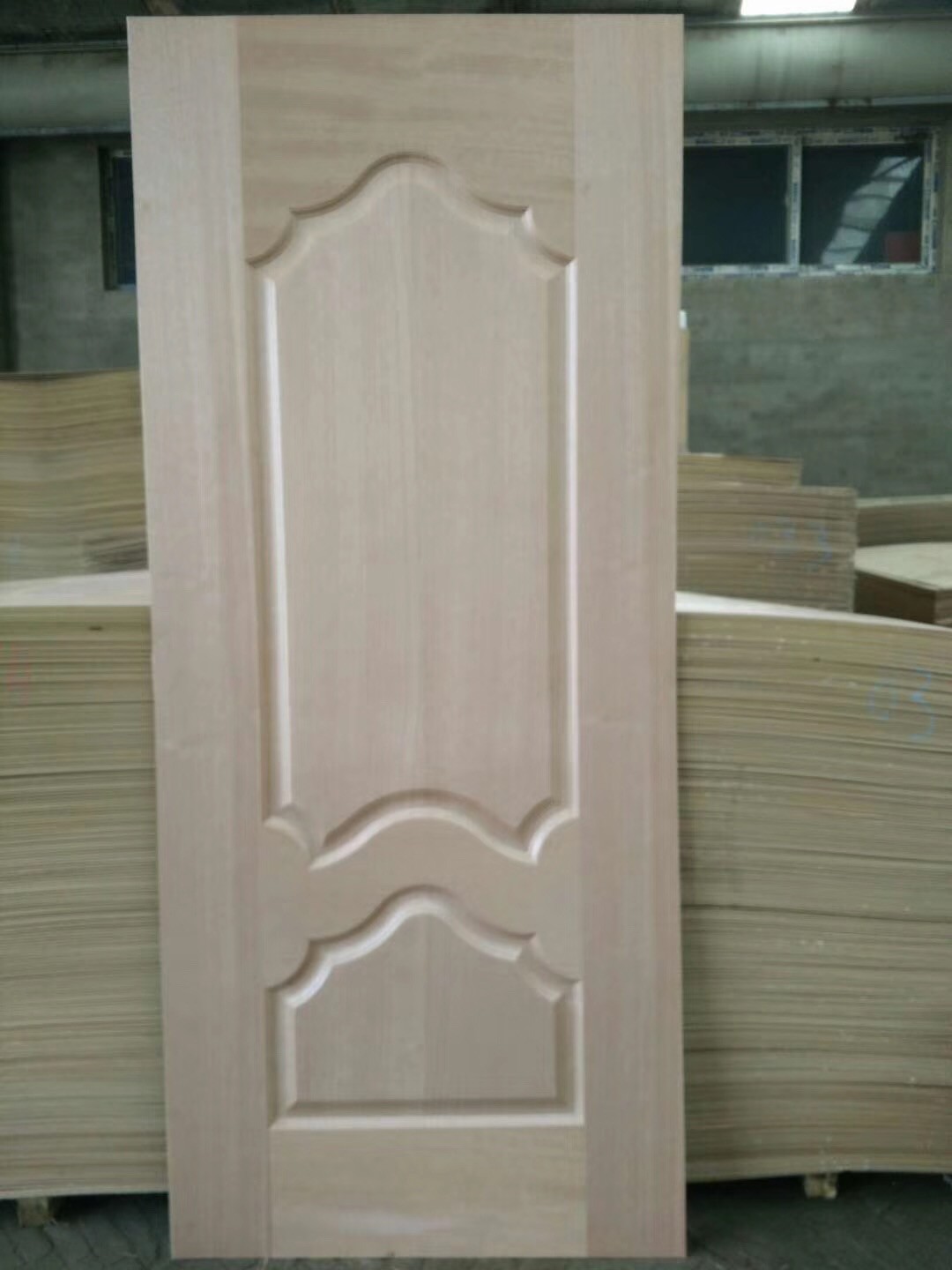 Quality 5 - 10% Moisture HDF Door Skin High Durabiloity Wood Veneer Door Skin for sale
