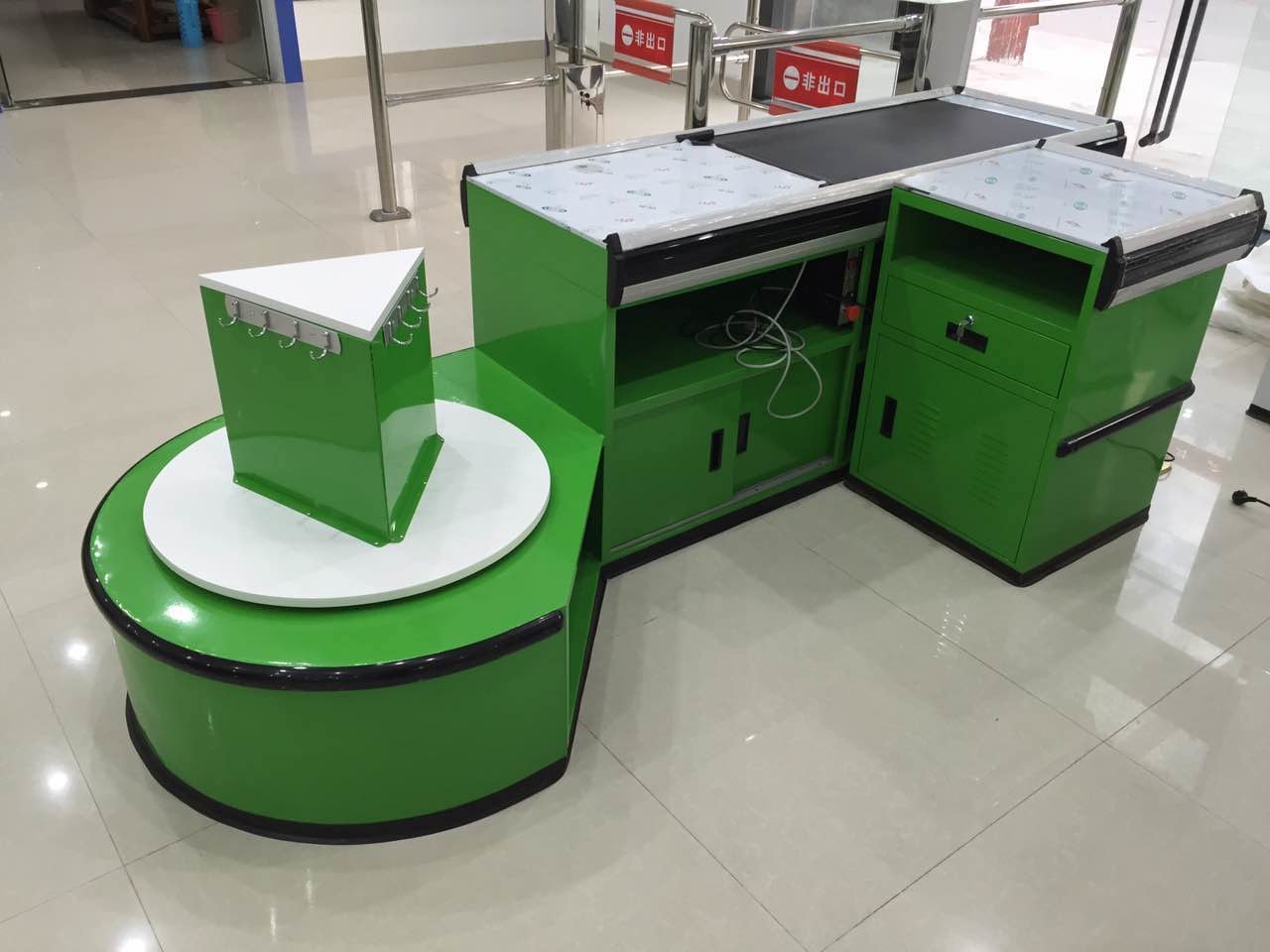 Quality Custom Automatic Checkout Counter With Conveyor Belt for sale