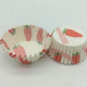 White And Red Greaseproof Cupcake Liners Disposable Baking Paper Cup Mini Strawberry Pattern