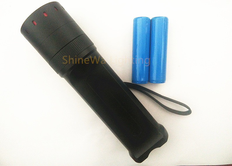 Quality 800 Lumen Aluminum Rechargeable Focus Beam Flashlight With Magnetic USB Charger for sale