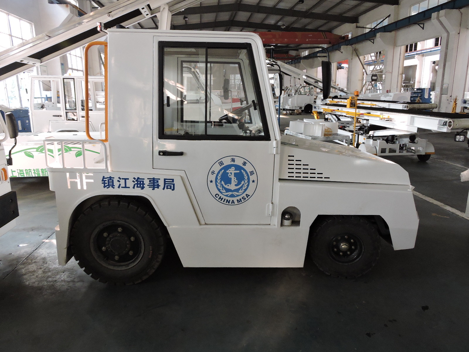 4130 Kilogram Airport Baggage Tractor , Aviation Ground Support Equipment