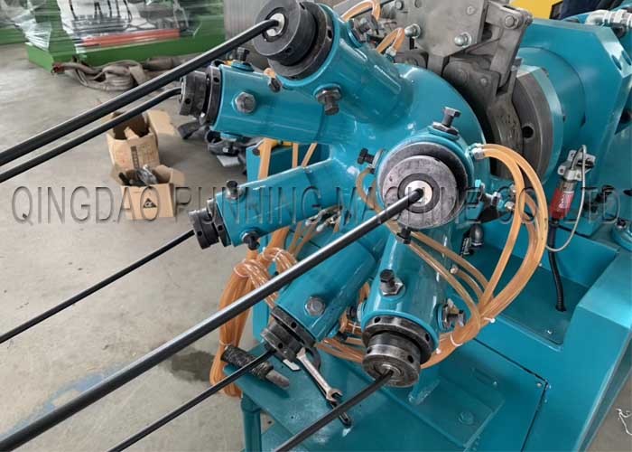 42r/Min Screw Rotate Speed Rubber Hose Extrusion Machine With 7 Station Extruding Mold