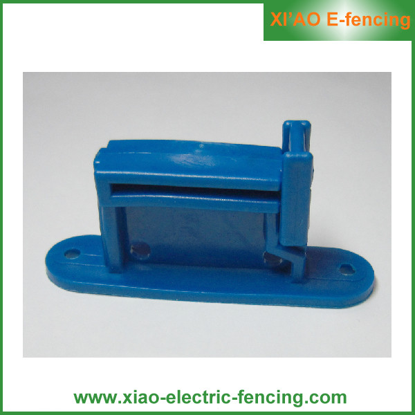 China Wood Post Poly Tape Clip Electric Fencing Insulator on sale