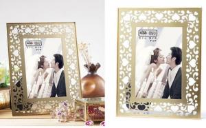 Quality Clear Double Glass Photo Frame , Glass And Metal Picture Frames For Store Decor for sale