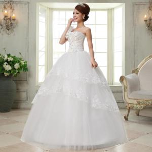 China Hot Sale High Waist Lace Bra Straps Of The Shoulder Flower Appliques Wedding Dress on sale