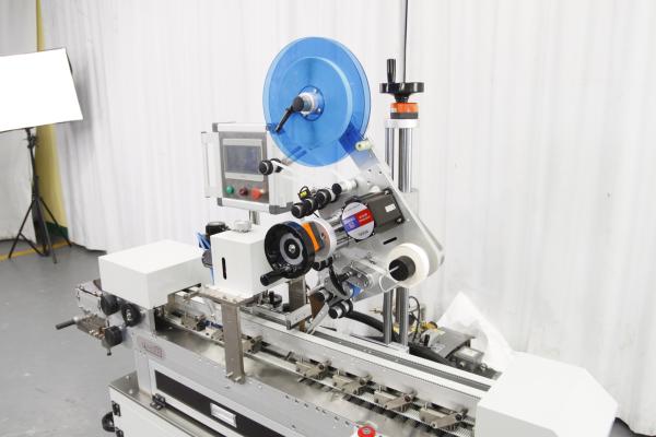 Buy 220V 50HZ Fully Automatic Labeling Machine With Labeling Object Sensor at wholesale prices
