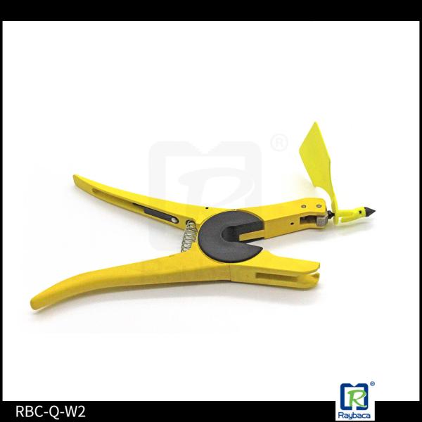 Yellow Color Identification Tag Applicator Cattle Tag Applicator Lightweight material tensile strength