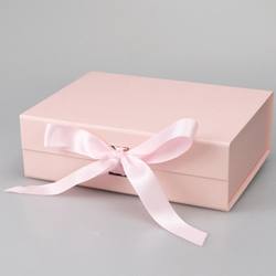 Collapsible Clothes Packaging Box Debossing Kraft Paper Gift Box Handmade