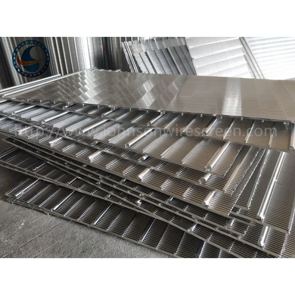 High Precision 304 Stainless Sieve Screen , Wedge Wire Sheets 1.25mm Slot Size