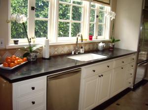 China Countertops - Absolute Black Granite Countertops For Kitchen Design on sale