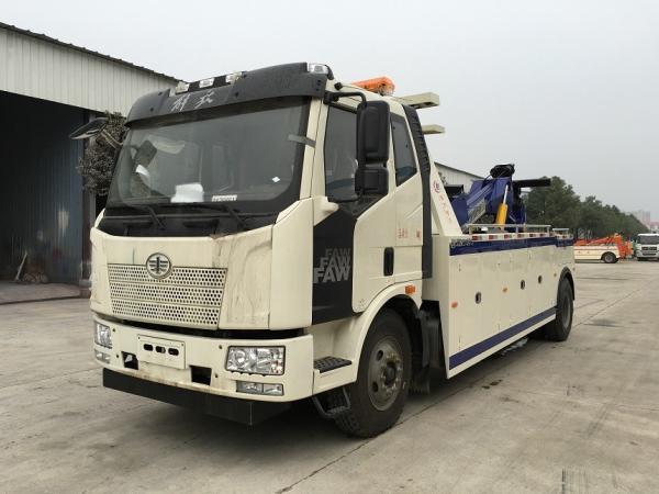 Buy Medium Duty Intergrated Emergency Tow Truck , 8 Tons Custom Wrecker Trucks With Crane at wholesale prices