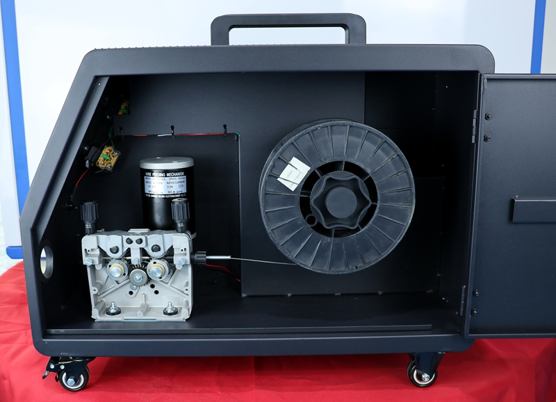 1500W Output Power Water Cooling Fiber Laser Welding Machine for Precise Welding of Stainless Steel Aluminum and Copper