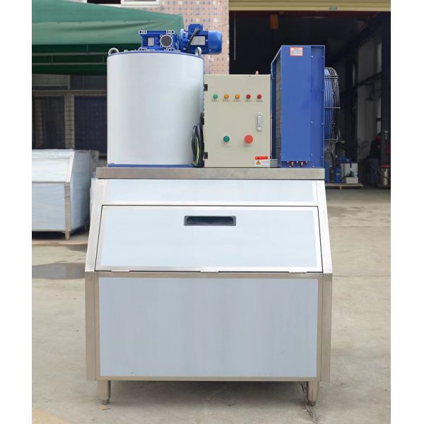 Commercial Industrial Ice Maker Machine 500kg 0.5 Ton Daily Output 2.0 kw Compressor Power for Flake Ice Block Making