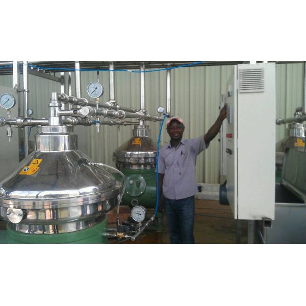 316 Stainless Steel Disc Stack Milk Fat Separator with PLC Control and High Capacity 5000 L/H for Dairy Factory Use