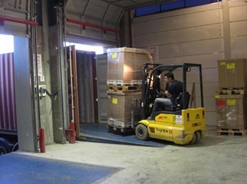 Buy 380V Loading Truck Dock Leveler , Loading Dock Equipment  Large Capacity at wholesale prices