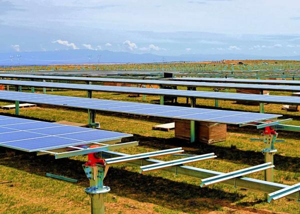 Buy GPS Input Single Axis Solar Tracker 60 Degree Solar Energy Tracking System at wholesale prices