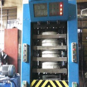 PLC Full Automatic Vulcanizing Machine Rubber Tire Vulcanizing Machine