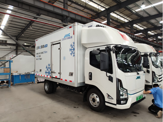 167hp 227hp Jiangling Refrigerated Truck Diesel Rear Drive 4×2