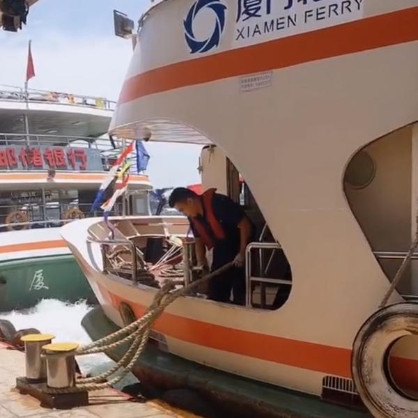 350KN Pillar Cast Iron HT200 Boat Bollard Small Boat Bollards Polished Ship Docking