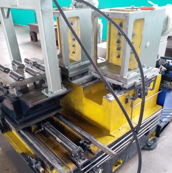 Buy Customized Gate Valve Backflow Valve Y-Type Filter Drilling And Tapping Machine With 180/320mm Power Box Stroke at wholesale prices