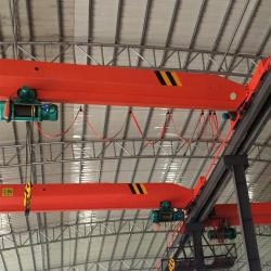 China Span 31.5m Overhead Travelling Crane Single Girder 5 Ton With Track for sale