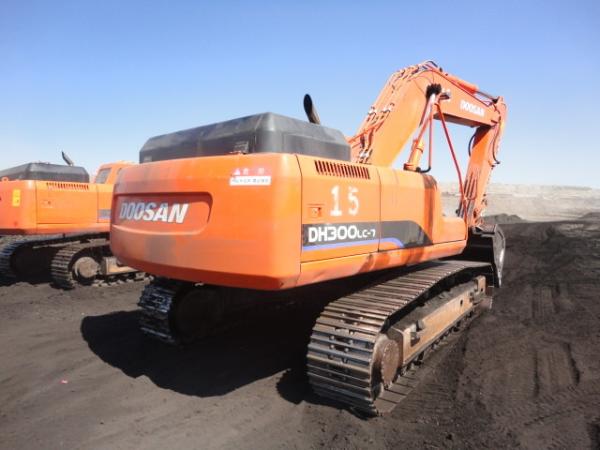 Buy 2010 used doosan 30 ton excavator DH300LC-7 very good performance also DH225LC-7, DH220LC at wholesale prices