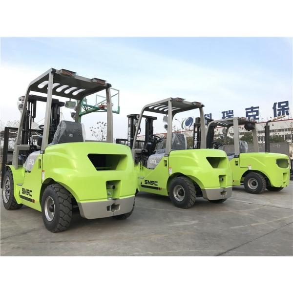 1T - 5T Diesel Brick Forklift with Automatic Transmission and Block Clamp Attachment