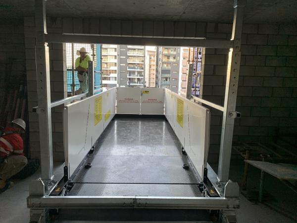 Buy Wearable Extendable Loading Deck , 2600mm Mobile Loading Platform at wholesale prices