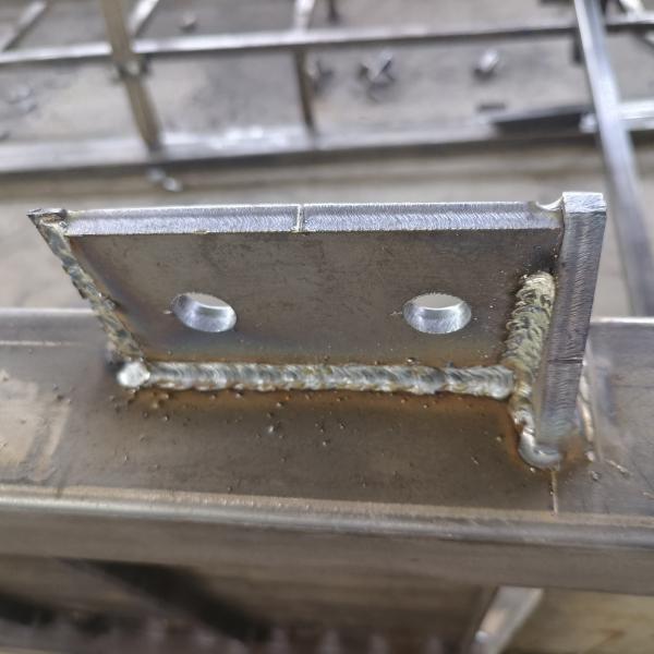 42*115mm*1.6mm Cattle Cow Crush Fence Fully Welded Post Brackets