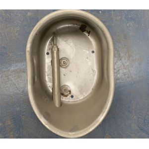 China Metal Hog Raising Equipment Pig Water Bowl With Nipple Drinker 26.9*15.8*12.7 Cm on sale