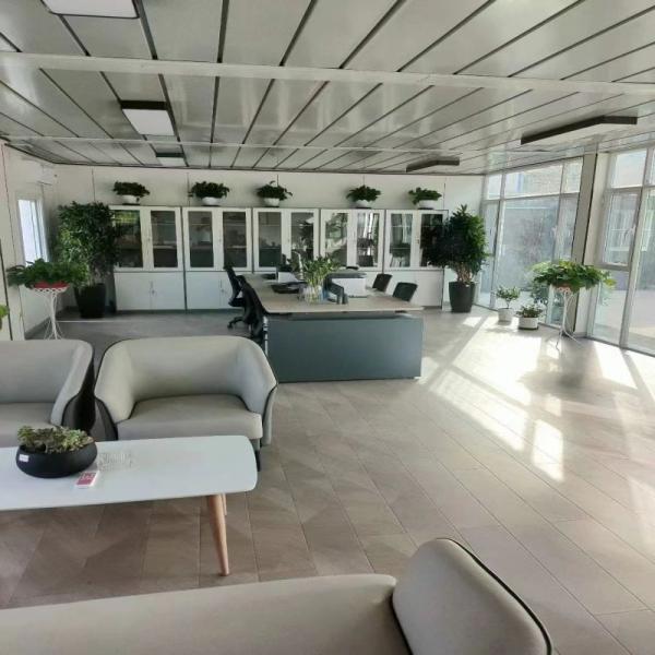 Prefab 3 Bedroom Luxury Container House With Aluminum Window And 5800*2480*2896mm