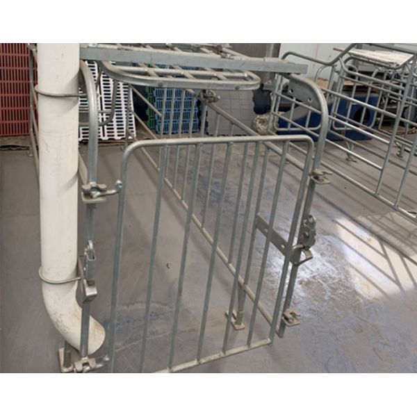 0.65m/0.60m Width Pig Raising Equipment Farrowing House For Pigs Acid Resistance