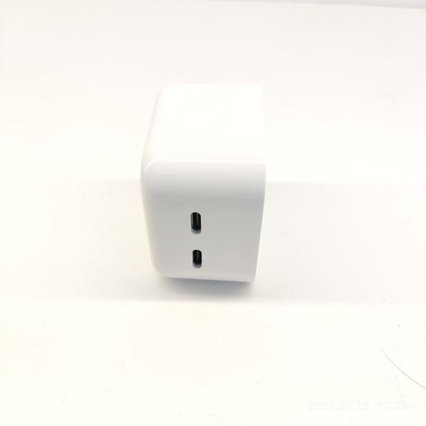 20V 1.8A GaN Fast Charger PD 35W Dual USB C Charger With UK Plug