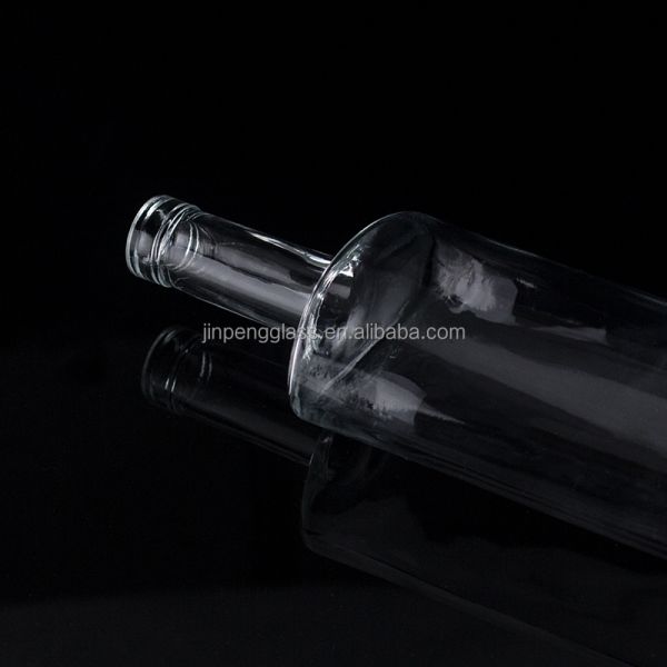 1750ml 1000ml Glass Bottles for Liquor Customized Round Vodka Bottle Versatile Usage