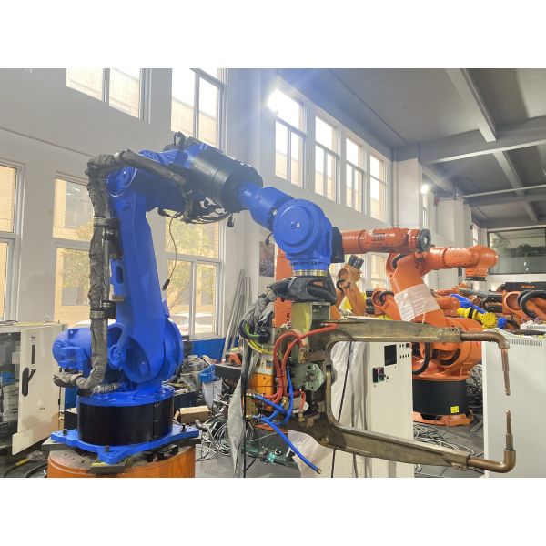 Used YASKAWA Robots Articulated Robot Arm Structure For Arc Welding , Press Tending , Handling Parts