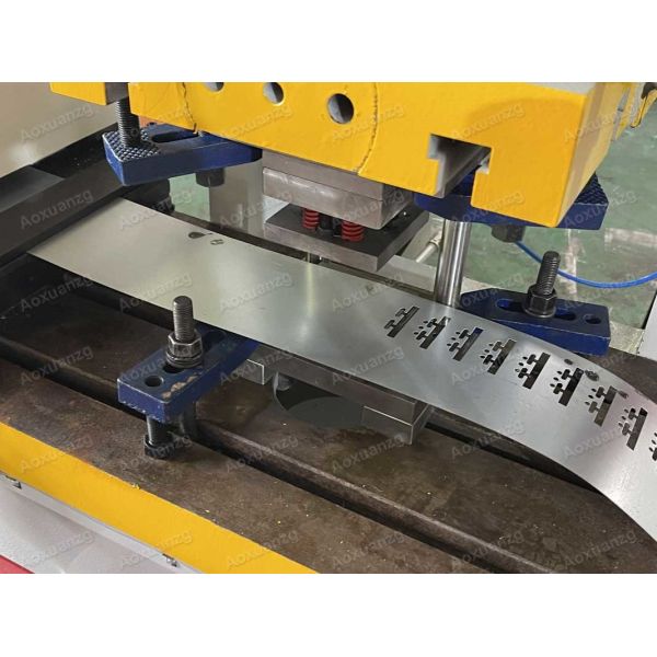 High Precision Pneumatic Punching Machine 25T Small Fully Automatic Instrumentation Precision Metal Parts Production