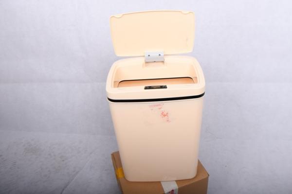 Buy 8L Small Trash Can With Lid , Eco - Friendly Touchless Motion Sensor Trash Can at wholesale prices