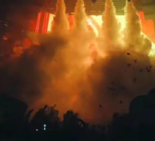 1.2L Oil Drum Volume RGB Light Smoke Machine with Remote Control for DJ Smoke Effects