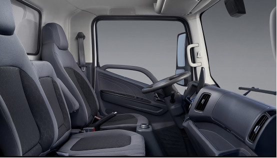 167hp 227hp Jiangling Refrigerated Truck Diesel Rear Drive 4×2