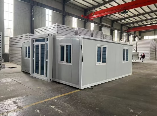 Spacious 40ft Flat Pack Shipping Container Dwelling Windproof For High Wind Environments
