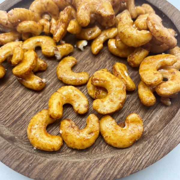 Crispy Rice Cracker Snacks Savory And Spicy Flavor For Bold And Flavorful Snacking