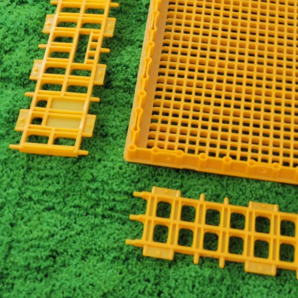 Secure Locking Poultry Turnover Box Easy To Clean Hygienic Design For Safe Poultry Farming