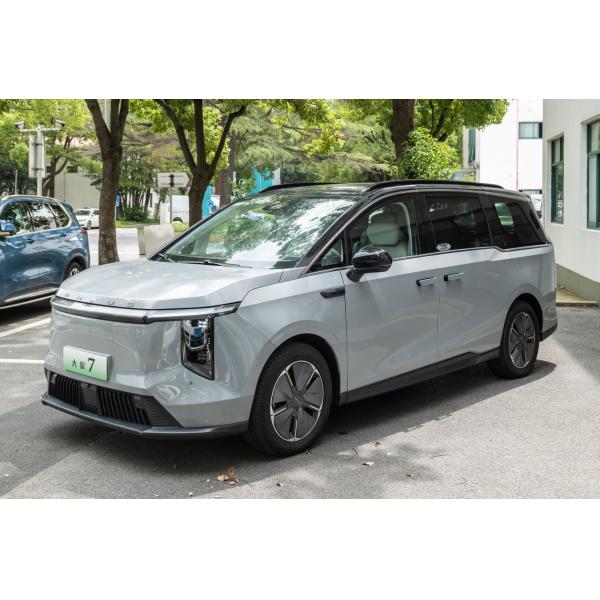 SAIC MAXUS MIFA 7 The Ultimate 5-door 7-seater MPV for 's Commercial Vehicle Market Featuring Front Drive and Large Space