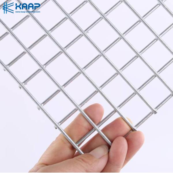 PVC galvanized welded guardrail wire mesh with good anti-corrosion performance