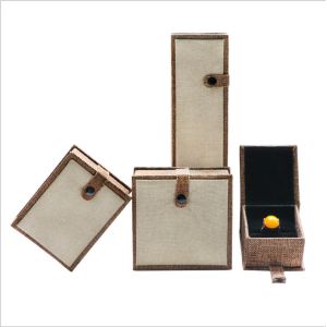 Quality Personalized Design Jewelry Gift Box Packaging Necklace With Tassel for sale