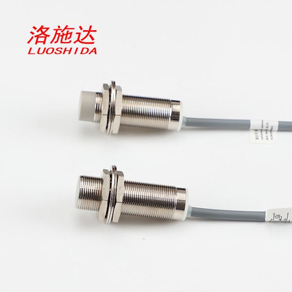 M18 DC 3 Wire 24V Inductive Sensor Analog Output With 4-20mA Current Output