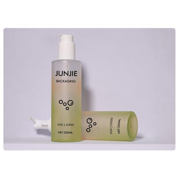 2025 New Launch Product Plastic PET Frosted Green Bottle With Pump Sprayer for Body Lotion Oil 200ml