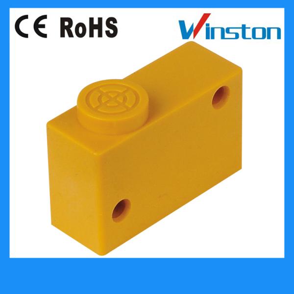 LMF21 Dustproof Inductive Proximity Sensor Angular Column Type Straight Connector